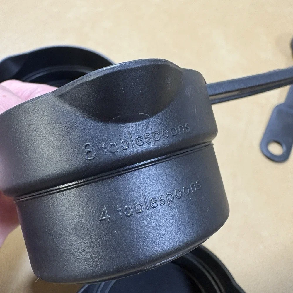 8 Pc Measuring Cup & Spoon Set Black Plastic Dishwasher Safe New w/ Tag (232)